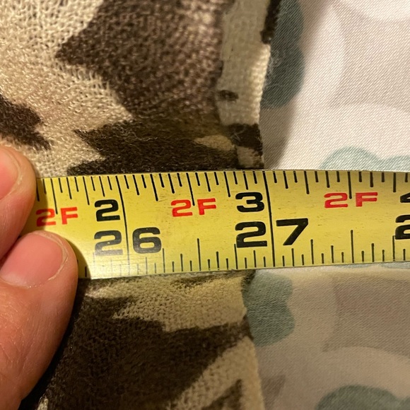 Danier 100% wool lightweight shawl scarf brown and cream - Picture 5 of 12